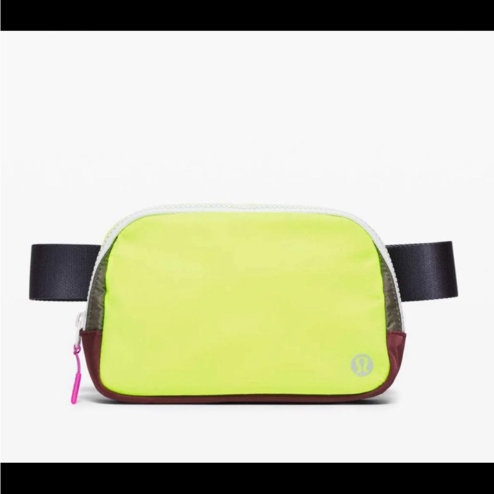 Lululemon everywhere belt bag
